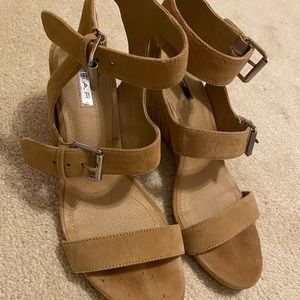 Tahari Wedge Sandals size 8